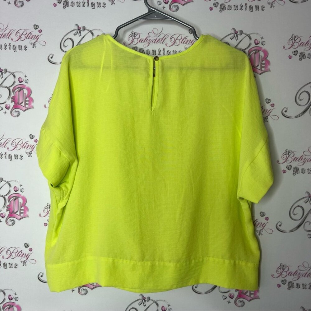 F&F blouse short sleeve lightweight key hole opening back Lime Green Top - Picture 2 of 6